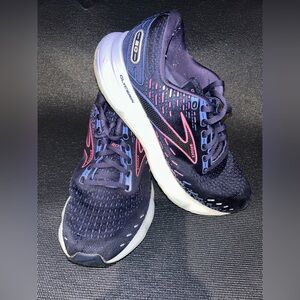 Brooks glycerin 20 Women's Athletic Shoes - Dark Blue and Pink size 10.5